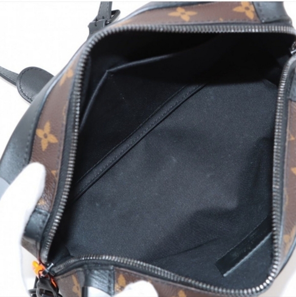 π―Louis Vuitton Monogram Solar Soft Trunk - Picture 5 of 12